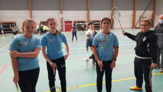Chloé, Camille, Youenn et Lucas aux départementaux de Badminton